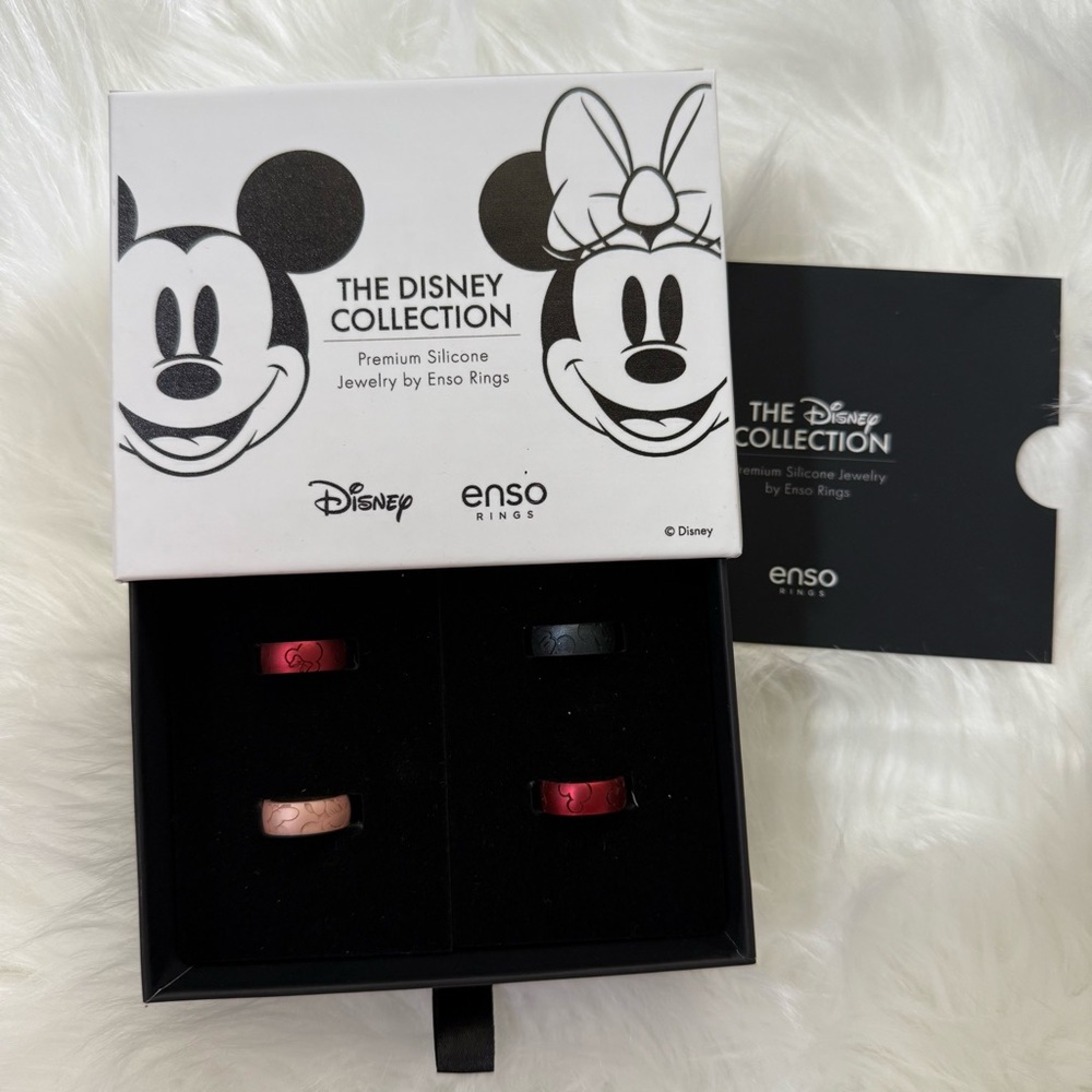 NEW Disney Collection Enso Rings 4 Pack